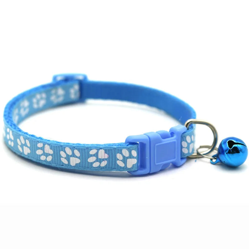 1 unidad de suministros para mascotas Colorul, Collar para gatos con campana, Collar con hebilla ajustable, suministros para mascotas, accesorios para gatos, Collar para perros pequeños