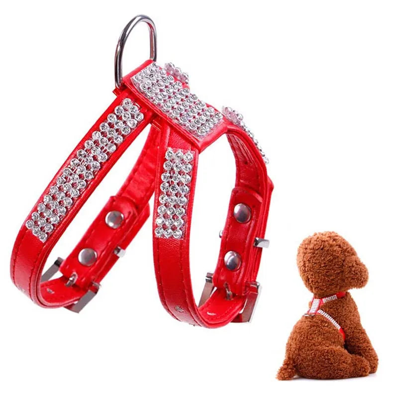 Arnés ajustable con diamantes de imitación para perro color rojo, ideal para pequeños y medianos.