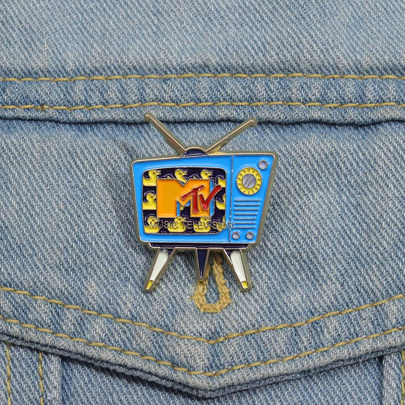 Alfileres esmaltados de televisión Retro creativos, broches de Metal Vintage de dibujos animados divertidos de los años 80, insignia de solapa para mochila, regalo de joyería para amigos