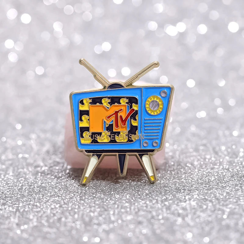 Alfileres esmaltados de televisión Retro creativos, broches de Metal Vintage de dibujos animados divertidos de los años 80, insignia de solapa para mochila, regalo de joyería para amigos