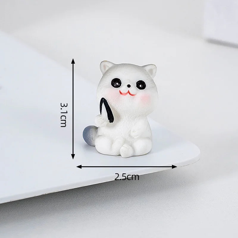 Estatuilla de gato pequeño de resina traviesa, Mini adornos de gatito de dibujos animados, decoración de escritorio de gato 3D, figuras creativas montadas en coche