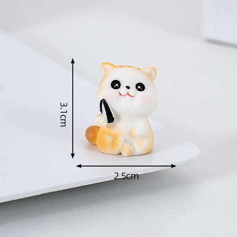 Estatuilla de gato pequeño de resina traviesa, Mini adornos de gatito de dibujos animados, decoración de escritorio de gato 3D, figuras creativas montadas en coche
