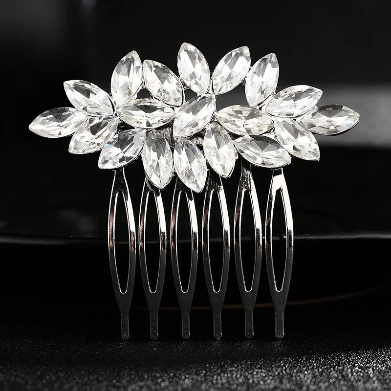 Nuevo peine de aleación de plata hecho a mano con perlas y diamantes de imitación, tocado de Metal a la moda, accesorio de joyería para el cabello elegante para mujer