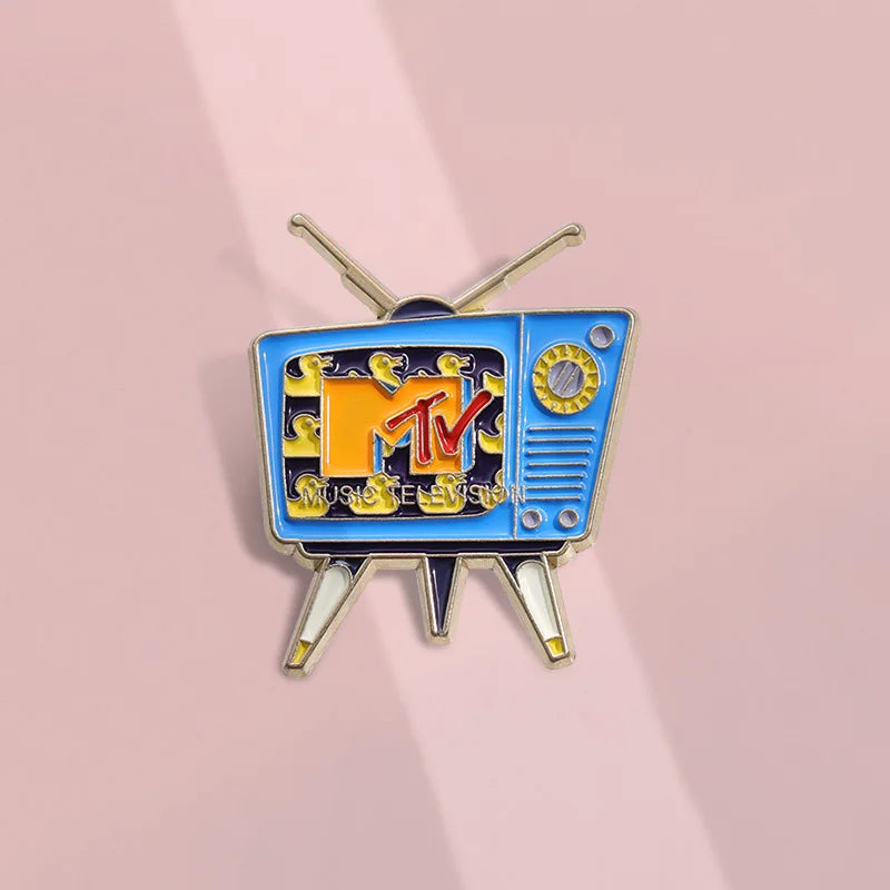 Alfileres esmaltados de televisión Retro creativos, broches de Metal Vintage de dibujos animados divertidos de los años 80, insignia de solapa para mochila, regalo de joyería para amigos