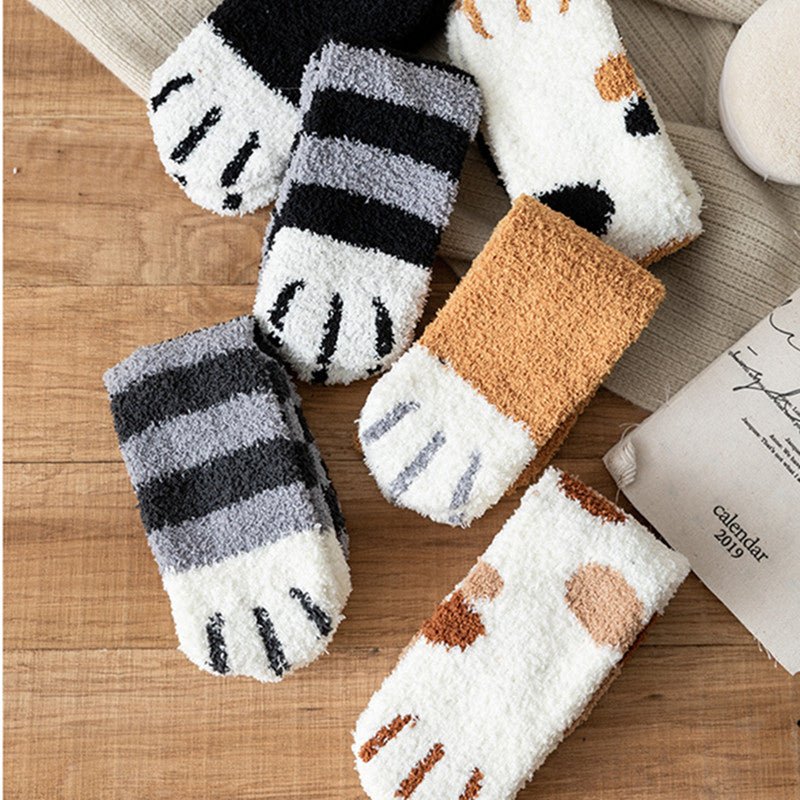 Calcetines blancos de dibujos animados Kawaii para mujer, bonitos calcetines 3d con diseño de pata de perro y gato, calcetines cálidos y divertidos de lana para dormir en el suelo del hogar