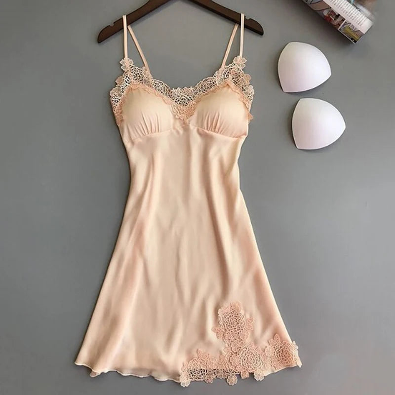Pijamas sexys para mujer, camisón con tirantes de seda para primavera y verano, vestidos de noche de satén con cuello Halter fino para el hogar