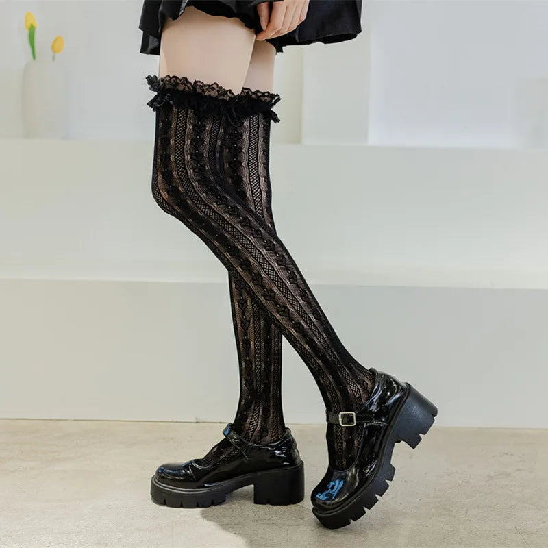 Calcetines de rejilla Kawaii para mujer, hasta el muslo con volantes y estampado de corazones.
