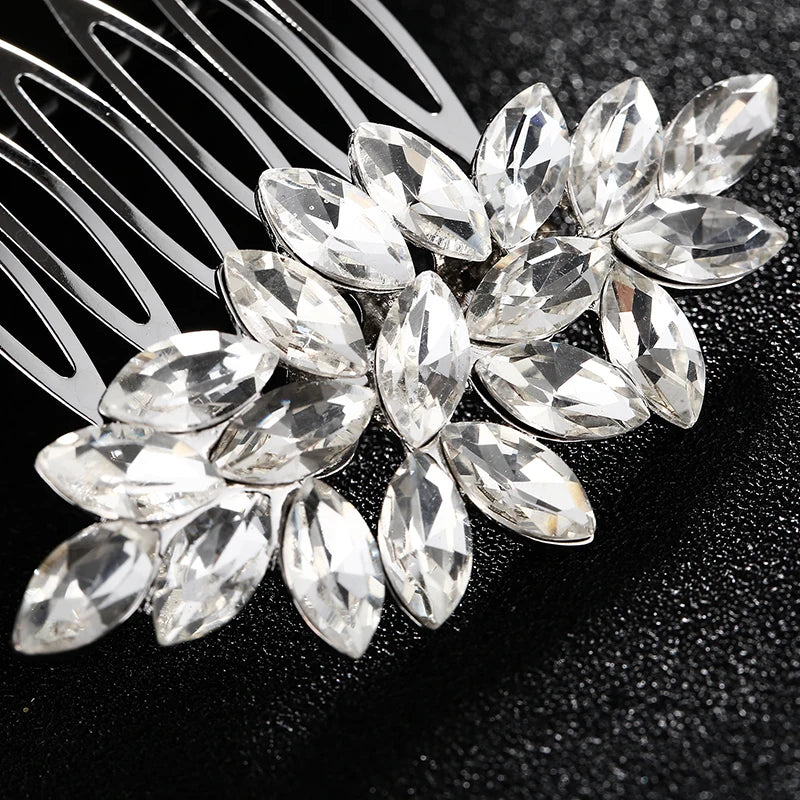 Nuevo peine de aleación de plata hecho a mano con perlas y diamantes de imitación, tocado de Metal a la moda, accesorio de joyería para el cabello elegante para mujer