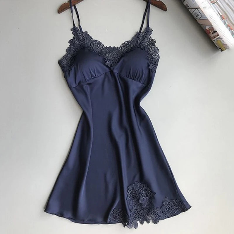Pijamas sexys para mujer, camisón con tirantes de seda para primavera y verano, vestidos de noche de satén con cuello Halter fino para el hogar