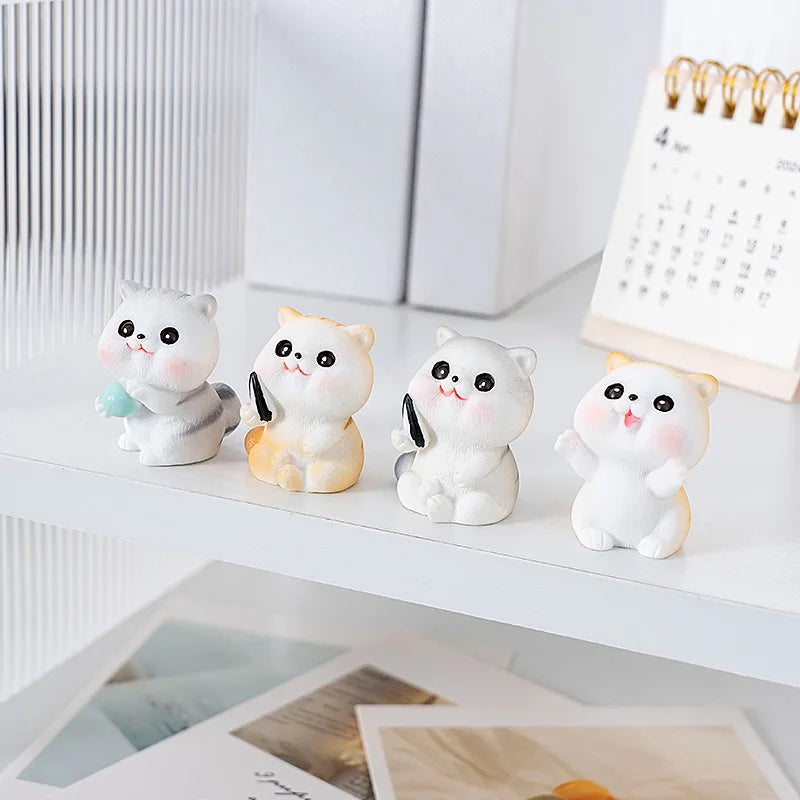 Estatuilla de gato pequeño de resina traviesa, Mini adornos de gatito de dibujos animados, decoración de escritorio de gato 3D, figuras creativas montadas en coche