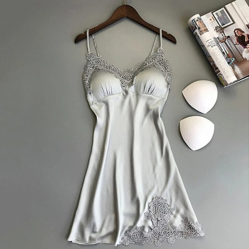 Pijamas sexys para mujer, camisón con tirantes de seda para primavera y verano, vestidos de noche de satén con cuello Halter fino para el hogar