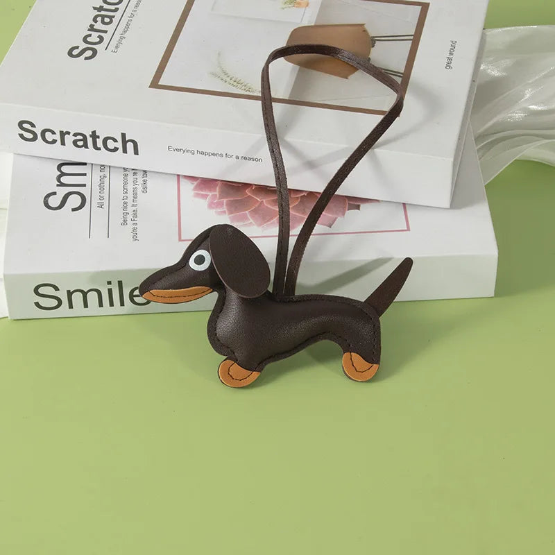 Llavero de Dachshund Adorable, Diseño de Cuero, Amuleto de Perro para Bolso o Coche, Regalo Perfecto para Mujeres, Parejas y Amigos, Inspirado en Lucy