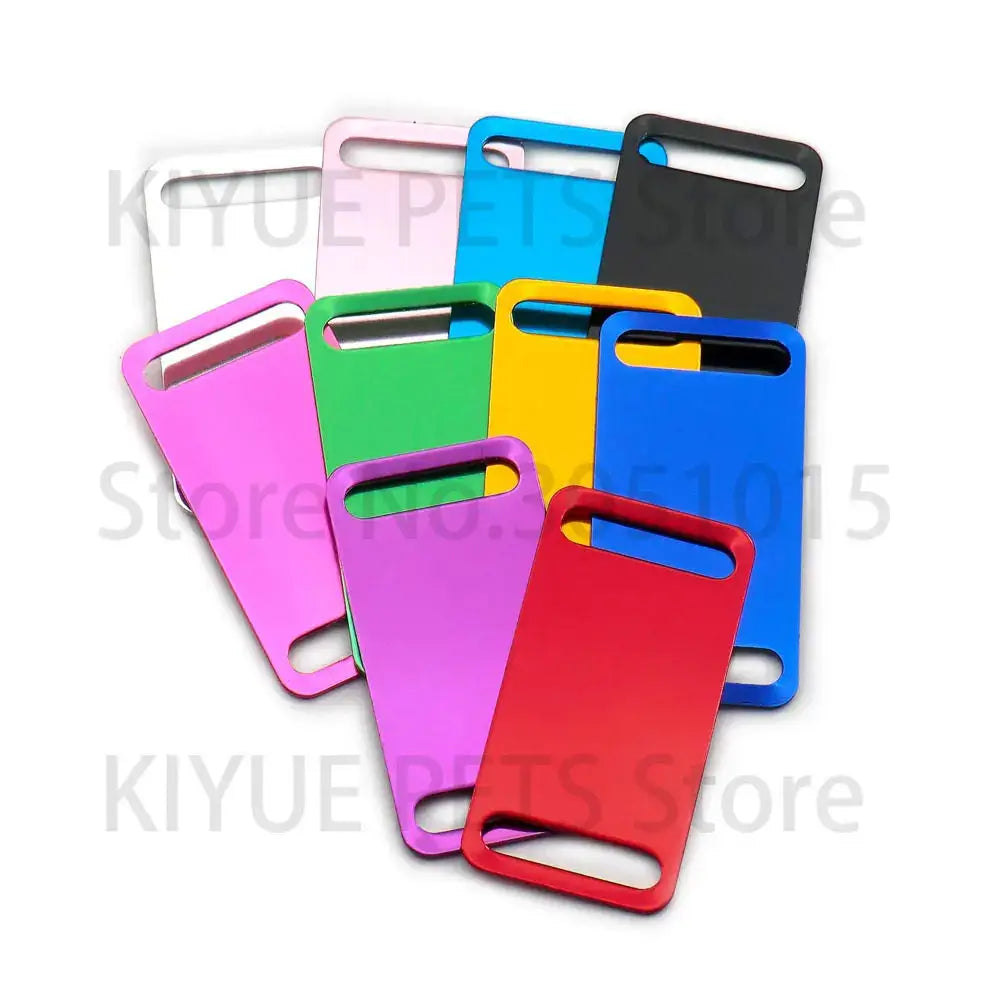 Etiquetas de identificación personalizadas para mascotas en colores variados como rojo, azul, verde y rosa.