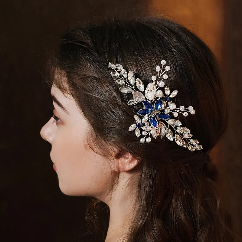 Nuevo peine de aleación de plata hecho a mano con perlas y diamantes de imitación, tocado de Metal a la moda, accesorio de joyería para el cabello elegante para mujer