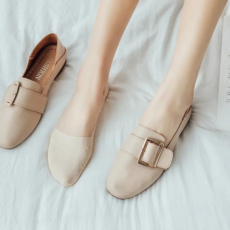 Zapatillas sin talón para mujer con hebilla, color nude, cómodas y elegantes, ideales para el uso diario.