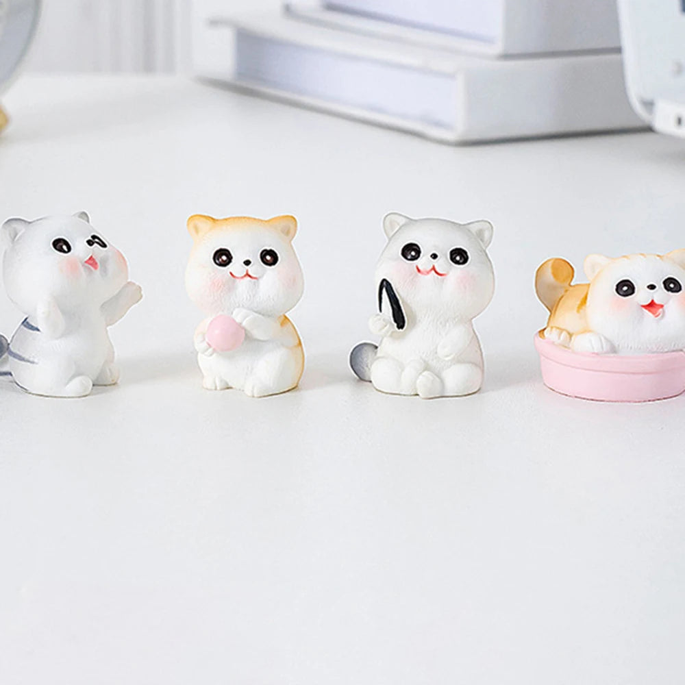 Estatuilla de gato pequeño de resina traviesa, Mini adornos de gatito de dibujos animados, decoración de escritorio de gato 3D, figuras creativas montadas en coche