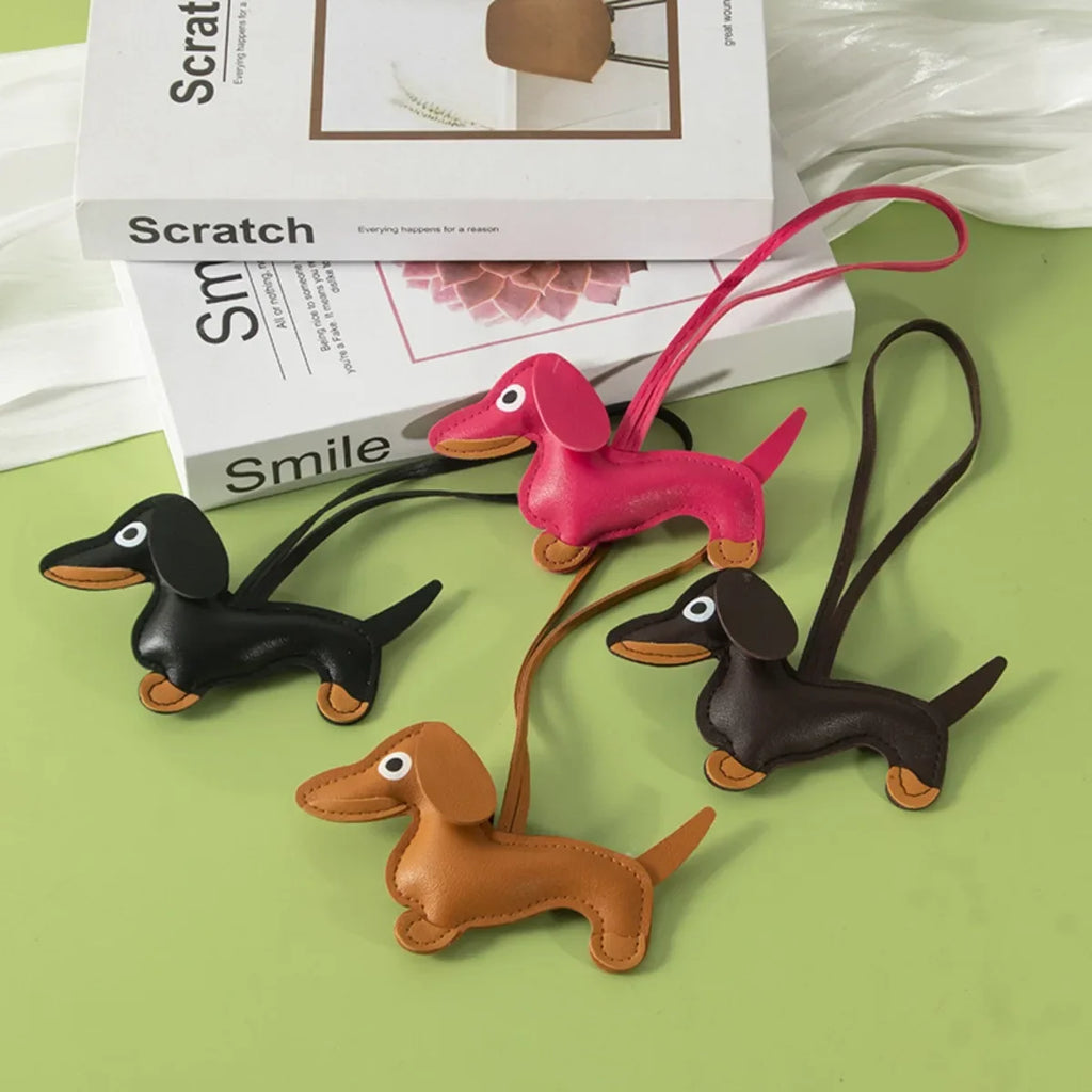 Llavero de Dachshund Adorable, Diseño de Cuero, Amuleto de Perro para Bolso o Coche, Regalo Perfecto para Mujeres, Parejas y Amigos, Inspirado en Lucy