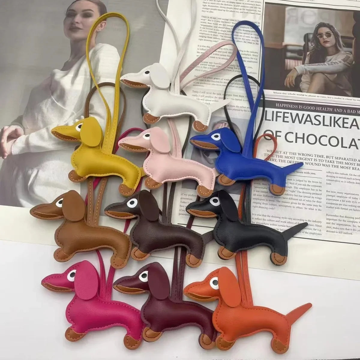 Llavero de Dachshund Adorable, Diseño de Cuero, Amuleto de Perro para Bolso o Coche, Regalo Perfecto para Mujeres, Parejas y Amigos, Inspirado en Lucy