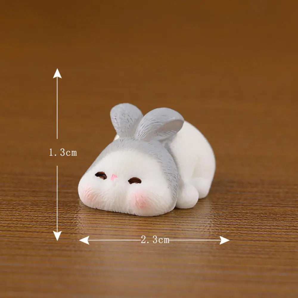 Estatuilla de gato pequeño de resina traviesa, Mini adornos de gatito de dibujos animados, decoración de escritorio de gato 3D, figuras creativas montadas en coche