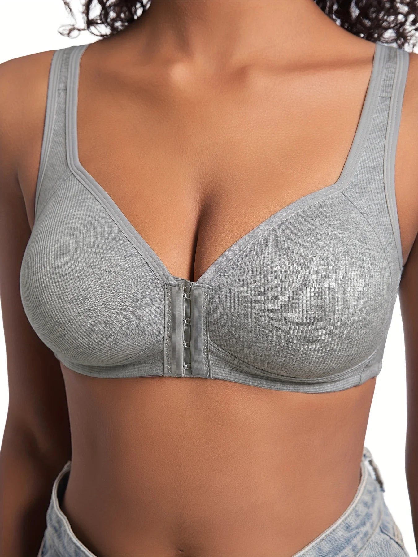 Sujetador de mujer sin aros con cierre frontal, color sólido, cobertura total, copas fijas, más consideradas para personas de mediana edad y mayores individuales