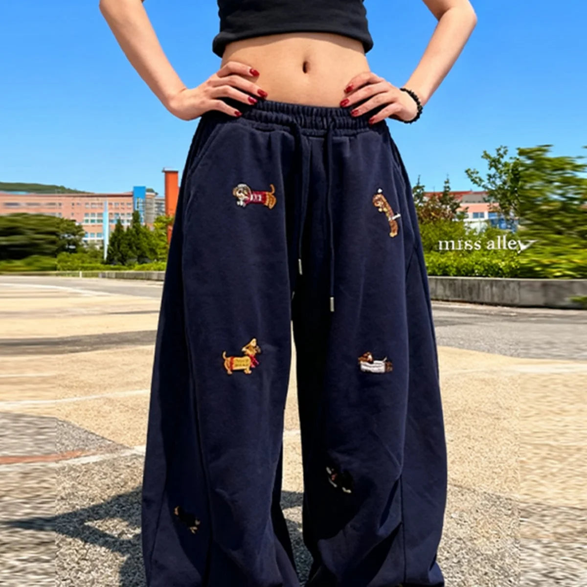 Pantalones de chándal holgados con bordado de perro salchicha, joggers casuales de pierna ancha, estilo streetwear para parejas, divertidos, a la moda y cómodos.