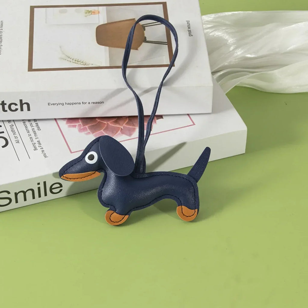 Llavero de Dachshund Adorable, Diseño de Cuero, Amuleto de Perro para Bolso o Coche, Regalo Perfecto para Mujeres, Parejas y Amigos, Inspirado en Lucy