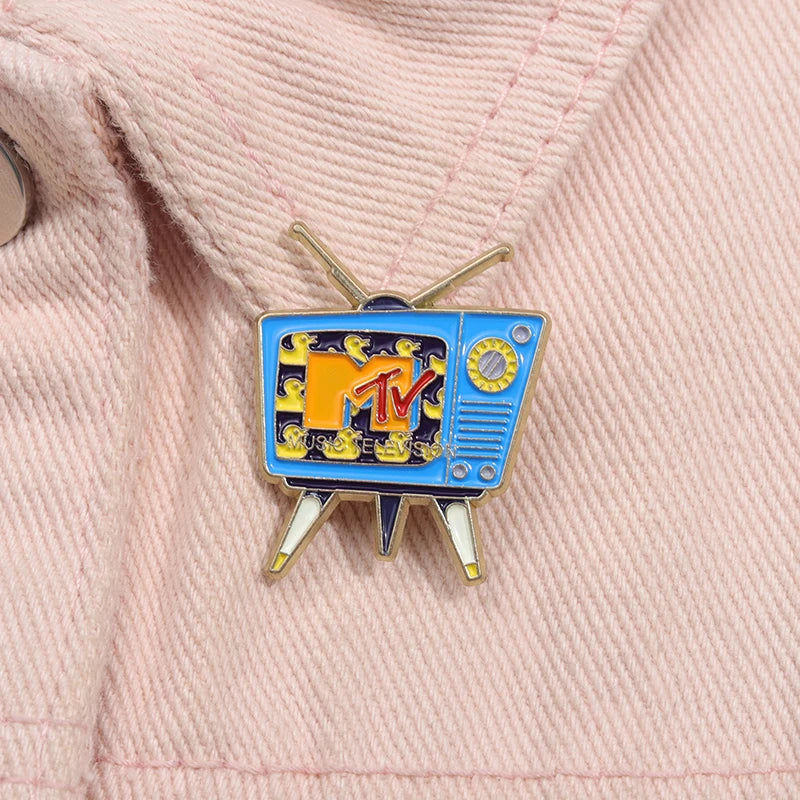 Alfileres esmaltados de televisión Retro creativos, broches de Metal Vintage de dibujos animados divertidos de los años 80, insignia de solapa para mochila, regalo de joyería para amigos