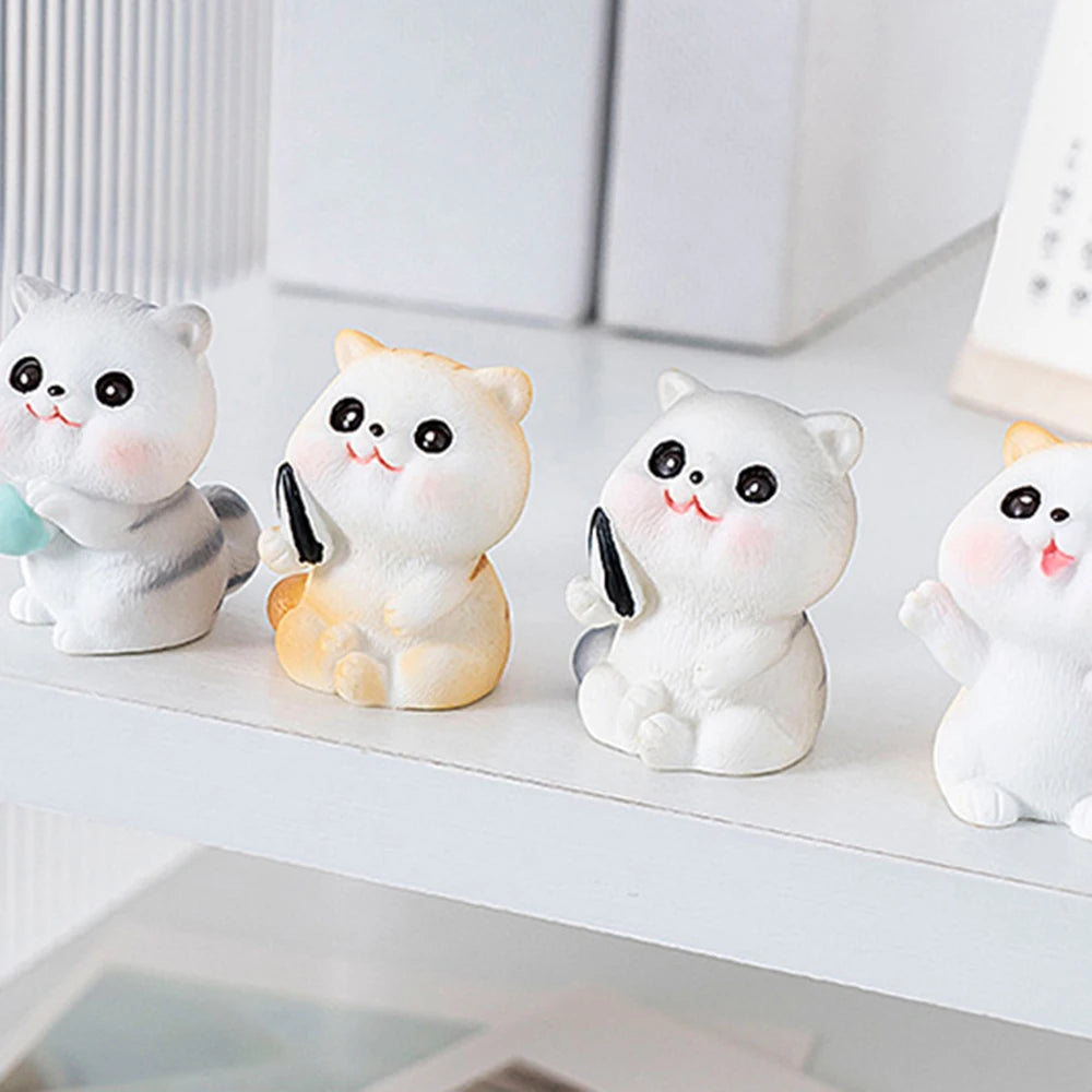 Estatuilla de gato pequeño de resina traviesa, Mini adornos de gatito de dibujos animados, decoración de escritorio de gato 3D, figuras creativas montadas en coche