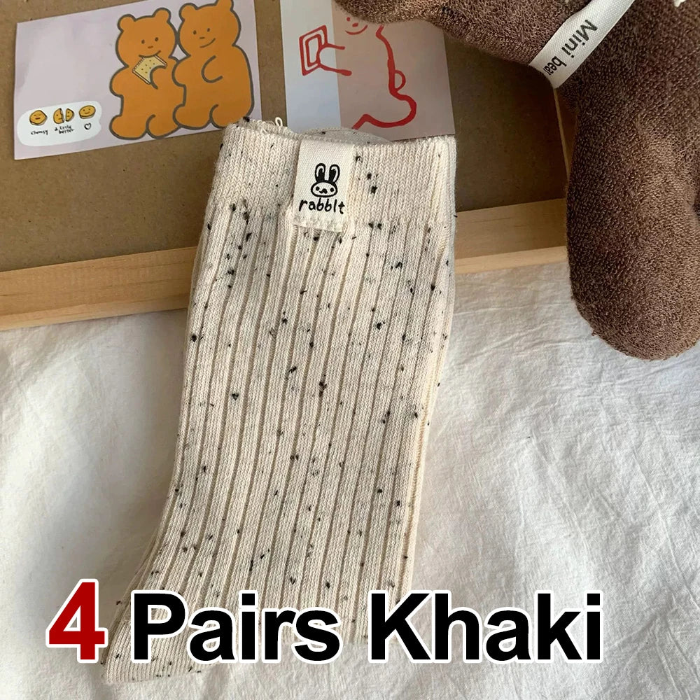 4 pares de calcetines de tubo medio con estampado de dibujos animados para mujer, calcetines informales suaves y cómodos, transpirables, absorbentes del sudor, a la moda para primavera y verano