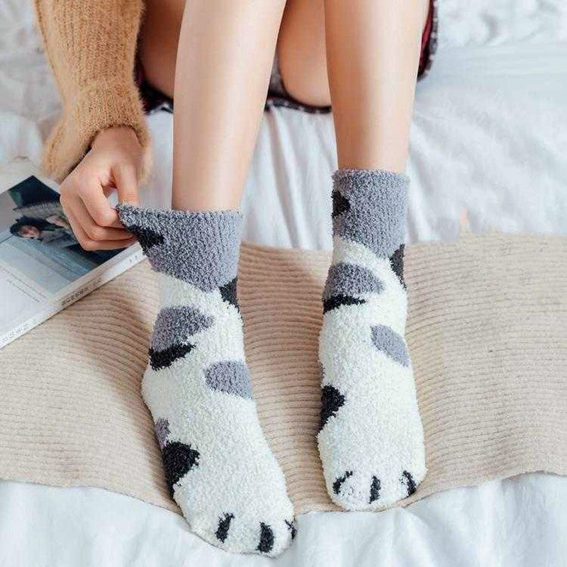 Calcetines blancos de dibujos animados Kawaii para mujer, bonitos calcetines 3d con diseño de pata de perro y gato, calcetines cálidos y divertidos de lana para dormir en el suelo del hogar