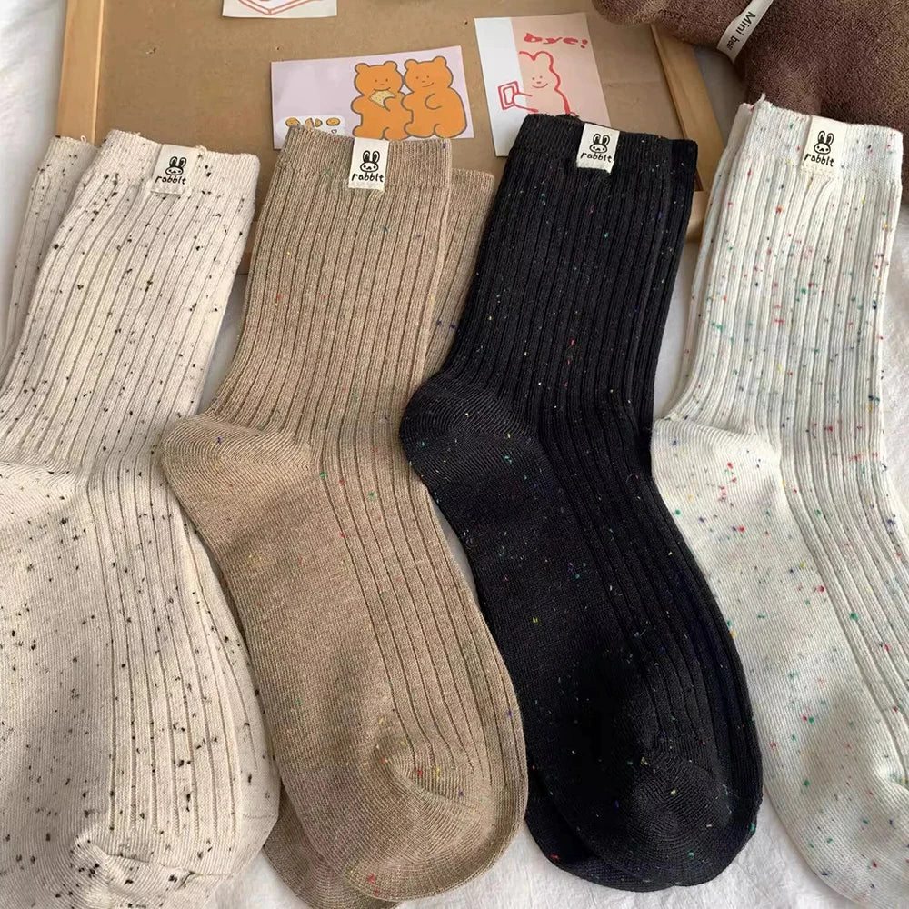 4 pares de calcetines de tubo medio con estampado de dibujos animados para mujer, calcetines informales suaves y cómodos, transpirables, absorbentes del sudor, a la moda para primavera y verano