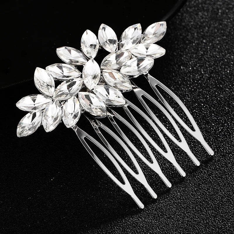 Nuevo peine de aleación de plata hecho a mano con perlas y diamantes de imitación, tocado de Metal a la moda, accesorio de joyería para el cabello elegante para mujer