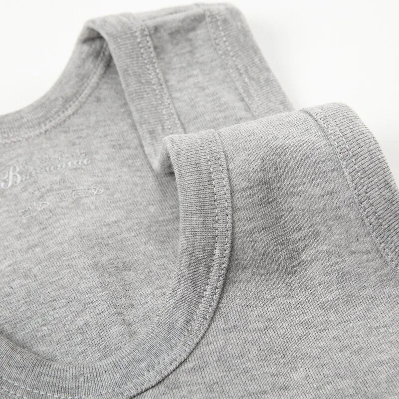 Sudadera de algodón para hombre en color gris, ideal para uso diario y comodidad.