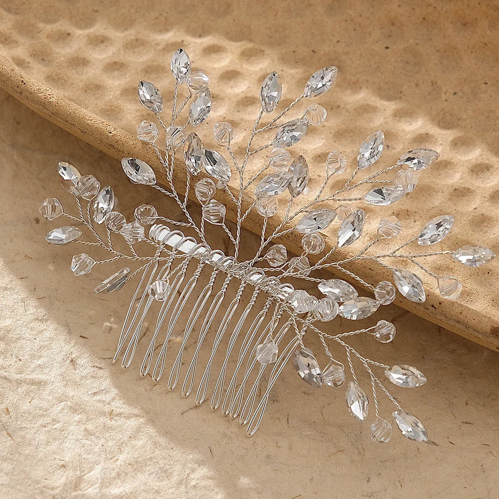 Nuevo peine de aleación de plata hecho a mano con perlas y diamantes de imitación, tocado de Metal a la moda, accesorio de joyería para el cabello elegante para mujer