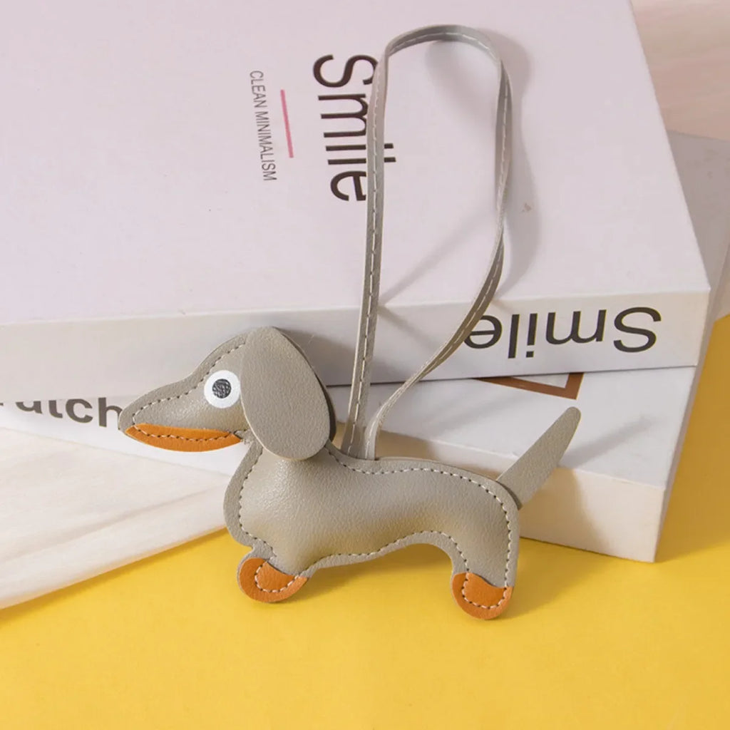 Llavero de Dachshund Adorable, Diseño de Cuero, Amuleto de Perro para Bolso o Coche, Regalo Perfecto para Mujeres, Parejas y Amigos, Inspirado en Lucy