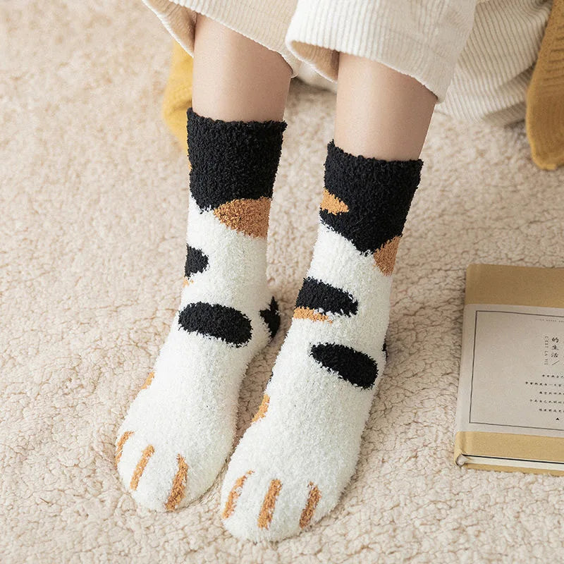 Calcetines blancos de dibujos animados Kawaii para mujer, bonitos calcetines 3d con diseño de pata de perro y gato, calcetines cálidos y divertidos de lana para dormir en el suelo del hogar