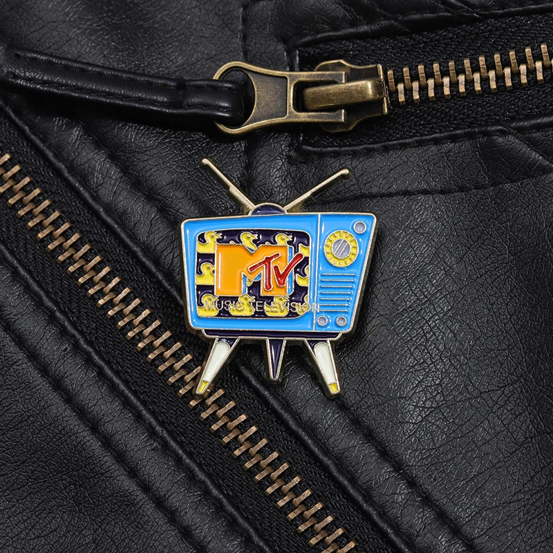 Alfileres esmaltados de televisión Retro creativos, broches de Metal Vintage de dibujos animados divertidos de los años 80, insignia de solapa para mochila, regalo de joyería para amigos