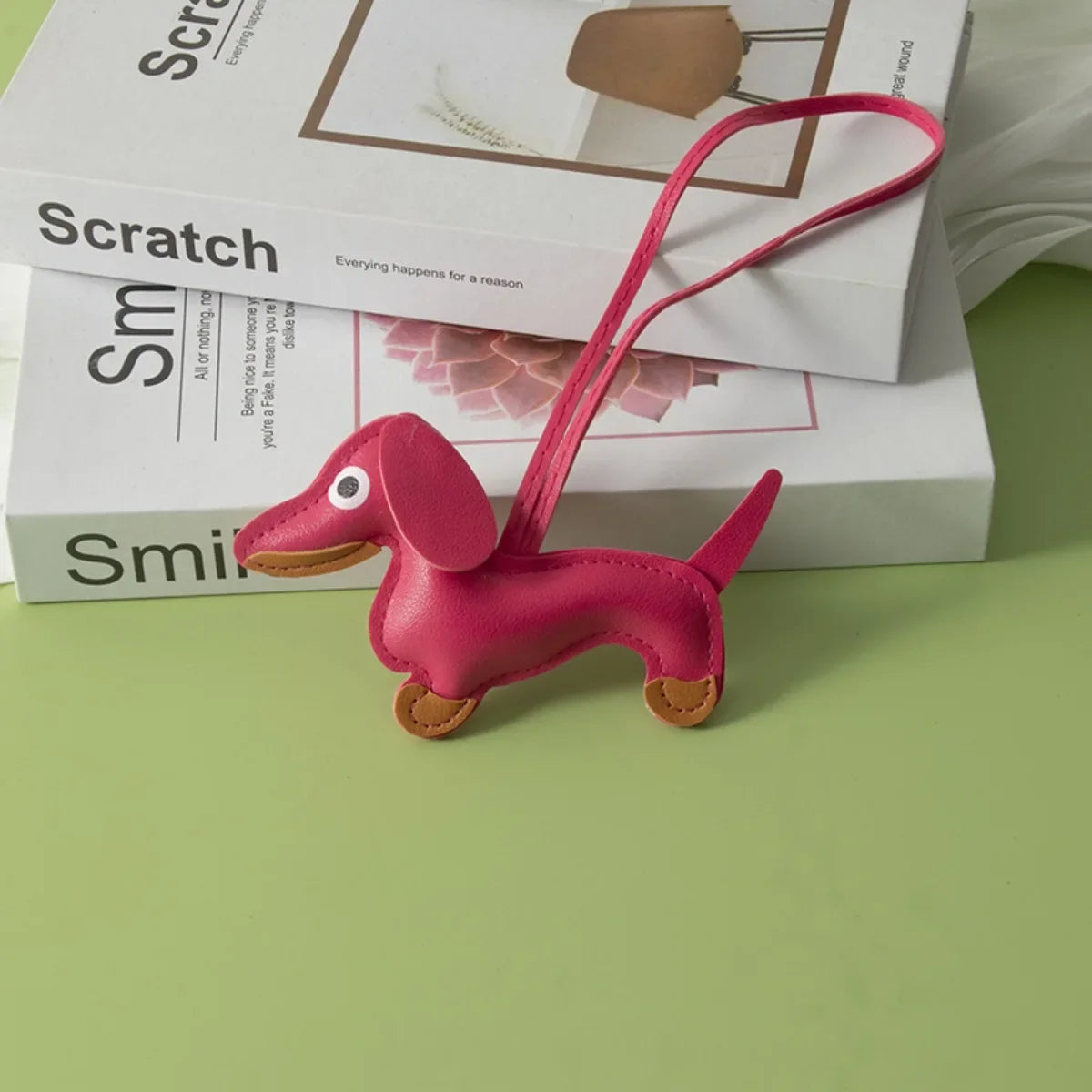 Llavero de Dachshund Adorable, Diseño de Cuero, Amuleto de Perro para Bolso o Coche, Regalo Perfecto para Mujeres, Parejas y Amigos, Inspirado en Lucy